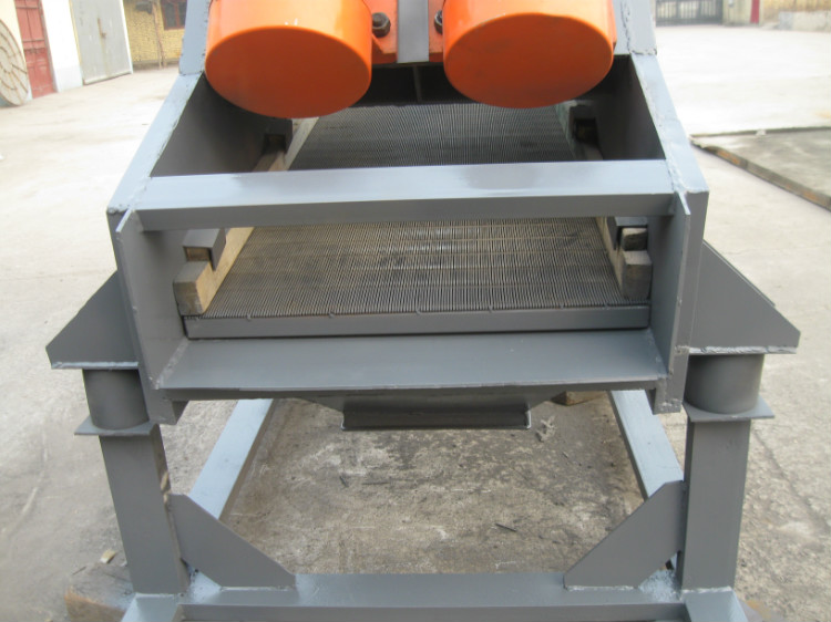 矿用振动筛出料口